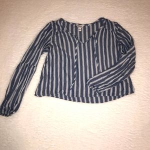 Arizona Jean Co. cropped long sleeve shirt